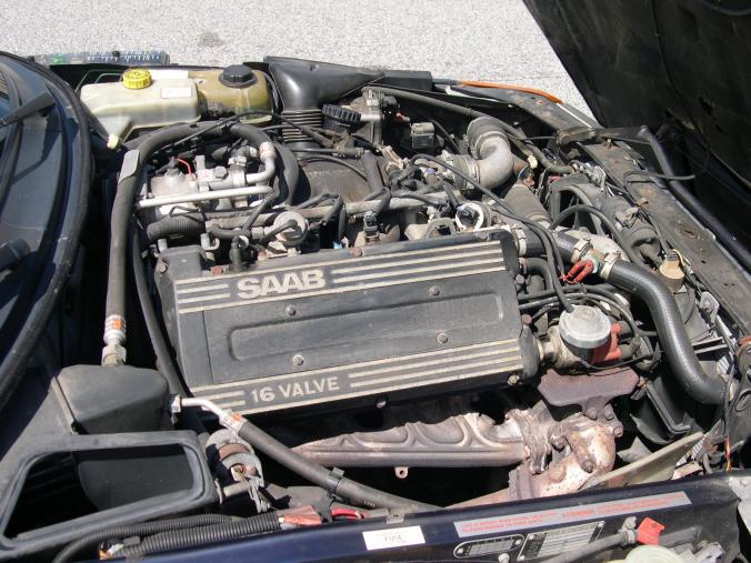 1993_Saab_900T_Convertible_B202_engine